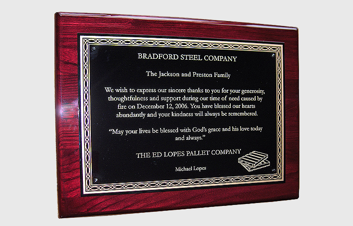 Recognition plaque